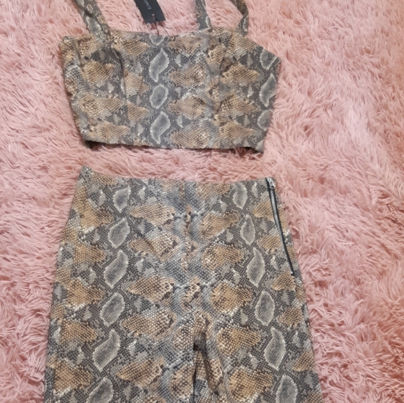 Faux Snakeskin Skinny Pant - Picture 3 of 4